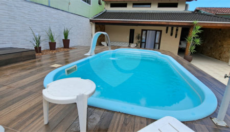 Casa à venda com 5 quartos, sendo 1 suíte,  em Indaiá, Caraguatatuba, SP