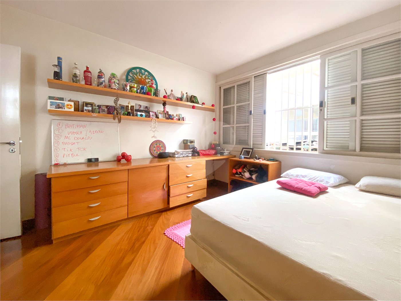 Casa de Vila à venda com 5 quartos, sendo 4 suítes, em Chácara Santo Antônio, São Paulo, SP