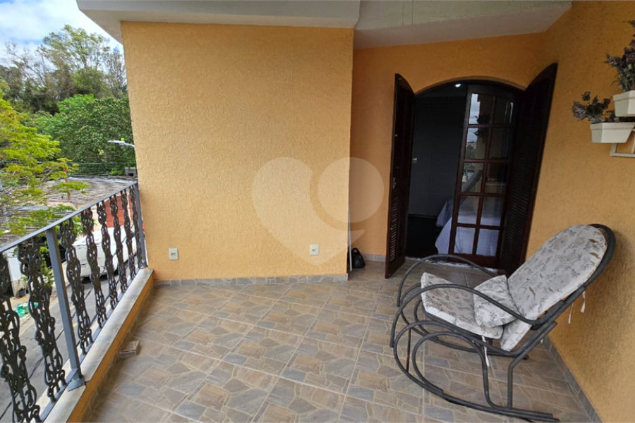 Sobrado à venda com 4 quartos, sendo 1 suíte, em Jardim Regina, São Paulo, SP