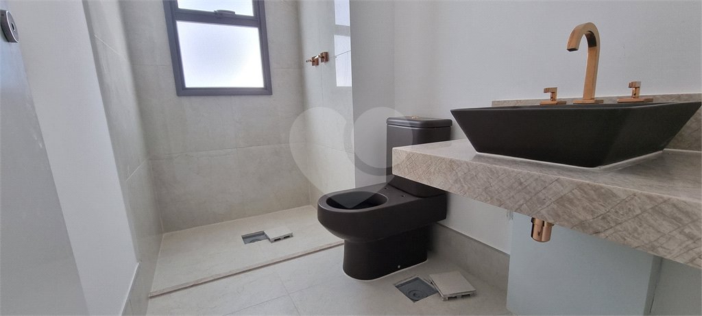 Apartamento à venda com 3 suítes em Moema, São Paulo, SP