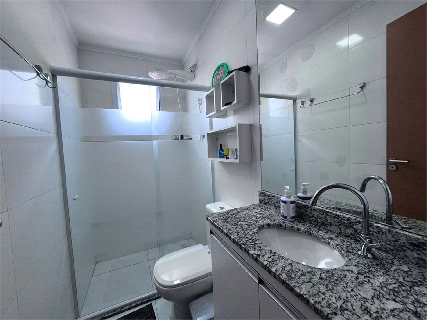 Apartamento à venda com 2 quartos, sendo 1 suíte, em Guilhermina, Praia Grande, SP