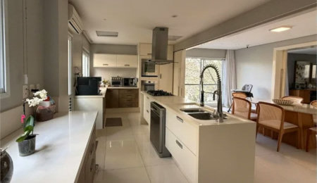 Casa à venda com 4 suítes no condomínio Vilas das Paineiras, São Paulo - SP