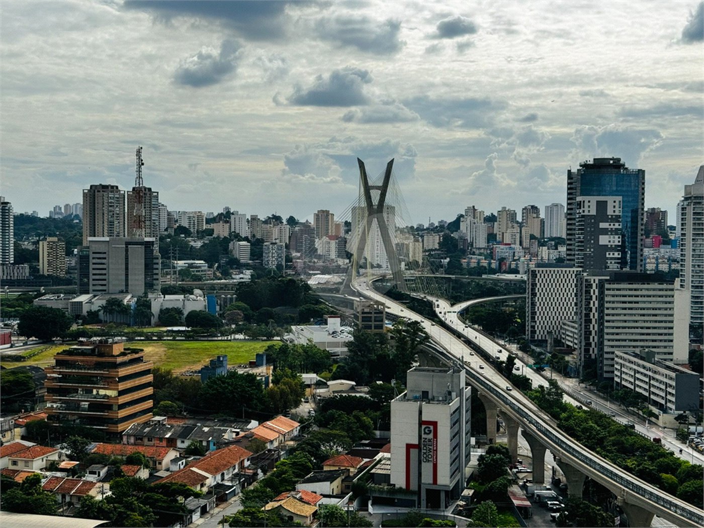 Apartamento à venda com 3 quartos em Vila Cordeiro, São Paulo, SP