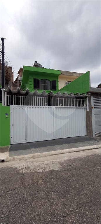Sobrado à venda com 2 quartos em Jardim Itacolomi, São Paulo, SP