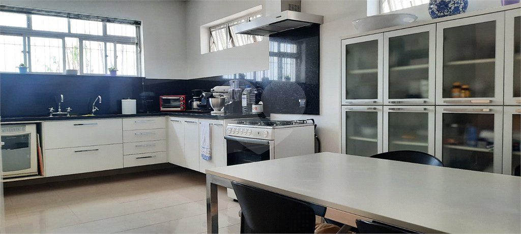 Casa à venda ou para alugar com 3 suítes em Alto da Lapa, São Paulo, SP