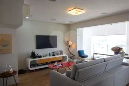 Cobertura amplo com 110m² mobilizada à venda no Campo Belo