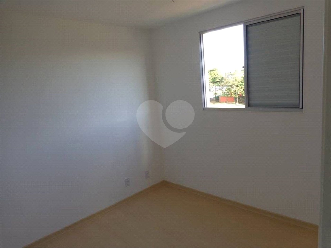 Apartamento no Condomínio Mont Royal.