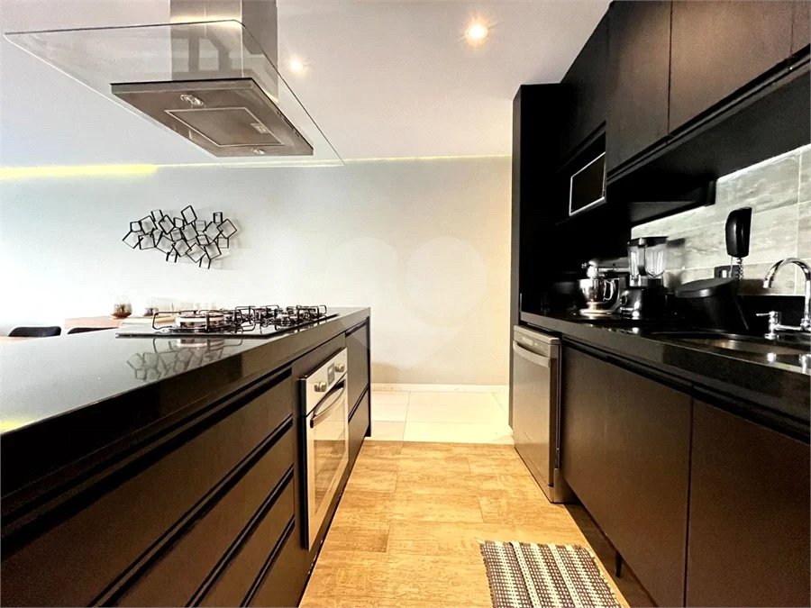 Apartamento à venda com 3 quartos, sendo 1 suíte, em Riviera de São Lourenço, Bertioga, SP