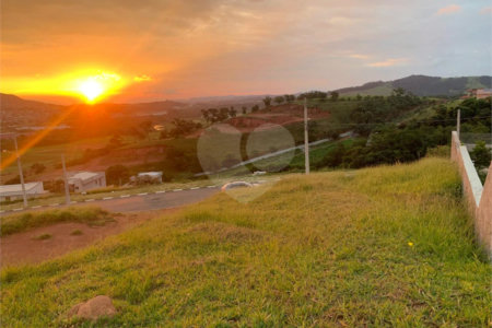 Terreno para venda com 368 metros quadrados em condomínio fechado Bom Jesus dos Perdoes SP.
