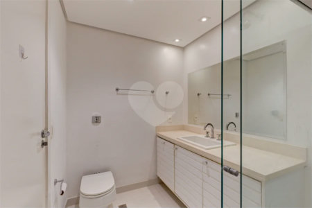 Apartamento no Alto da Boa Vista Condomíno com vasta área verde, lazer e segurança..
