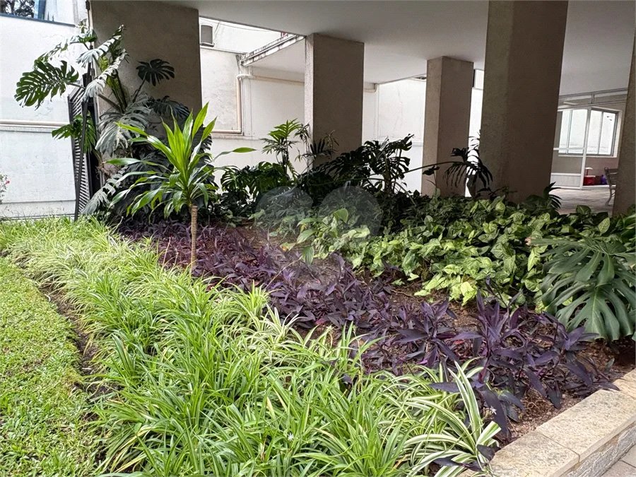 Apartamento Amplo e Mobiliado, 3 Dormitórios, 2 Vagas, Próximo à Paulista