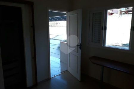 Sobrado à venda com 3 quartos, sendo 1 suíte,  em Condomínio Residencial Terras do Caribe, Valinhos, SP