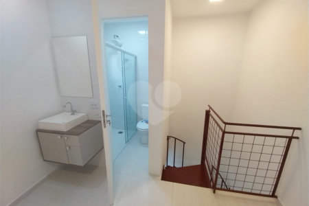 Residencial exclusivo com apenas 08 apartamentos tipo estúdio mobiliados e novinhos, sem condomínio.