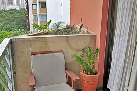 Apartamento à venda com 4 quartos, sendo 3 suítes, em Indianópolis, São Paulo, SP