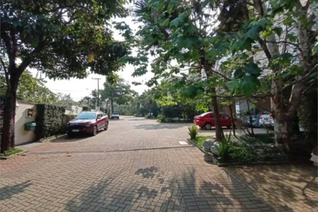 Casa à venda com 3 suítes no condomínio Solares Vila Europa, São Paulo - SP