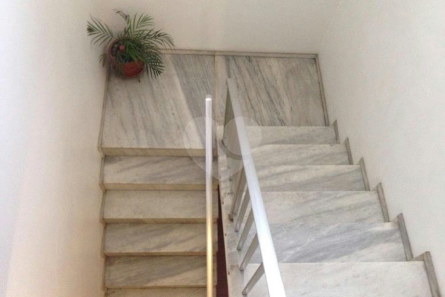 Sobrado à venda com 4 quartos, sendo 1 suíte,  em Jardim Aricanduva, São Paulo, SP