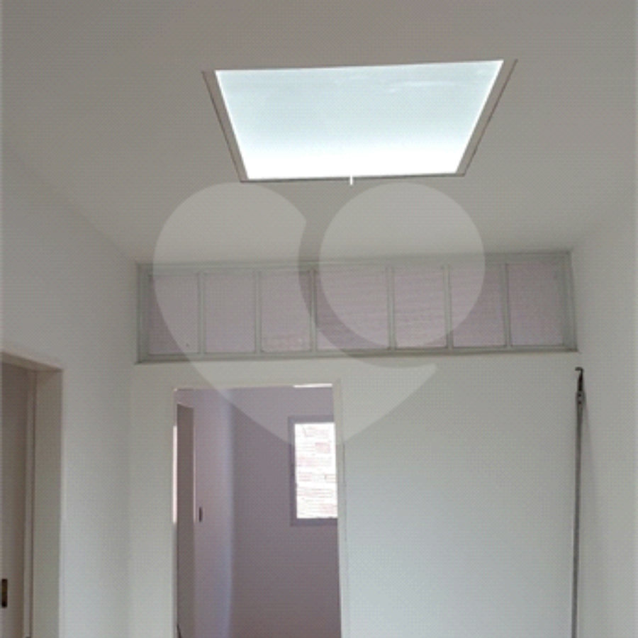 Sobrado à venda com 3 quartos, sendo 2 suítes, em Vila Paulicéia, São Paulo, SP