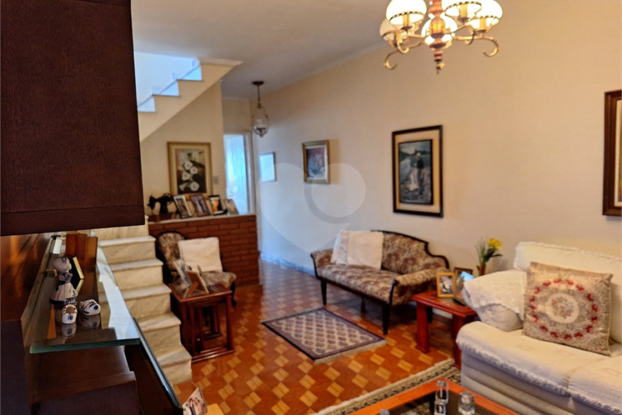 Sobrado à venda com 3 quartos, sendo 1 suíte, em Vila Gustavo, São Paulo, SP