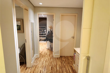 Apartamento à venda com 3 suítes em Vila Suzana, São Paulo, SP