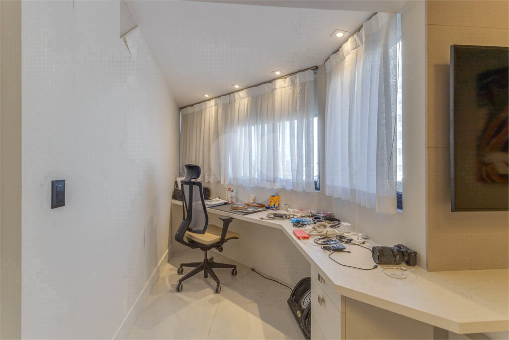 Cobertura à venda ou para alugar com 3 quartos, sendo 2 suítes,  em Campo Belo, São Paulo, SP