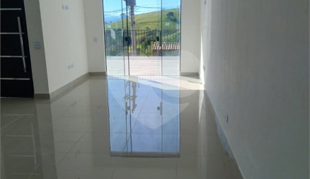 Casa à venda com 2 quartos, sendo 1 suíte, em Jardim Nova Suiça, Piracaia, SP