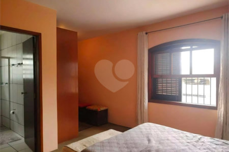 Sobrado à venda com 3 quartos, sendo 1 suíte,  em Jardim Ester, São Paulo, SP