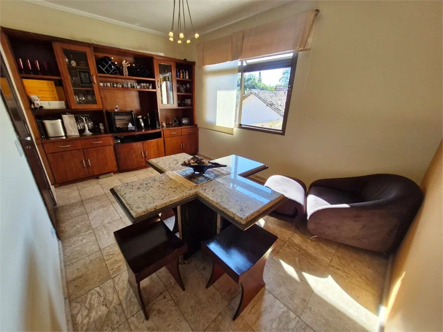 Casa à venda com 4 suítes no condomínio Villa Viana II, Cotia - SP