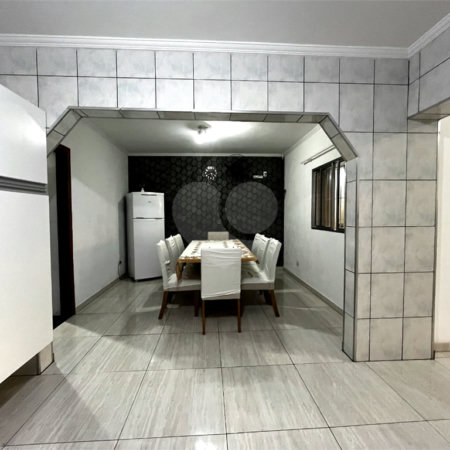 Sobrado à venda com 4 quartos, sendo 1 suíte,  em Vila Curuçá, Santo André, SP