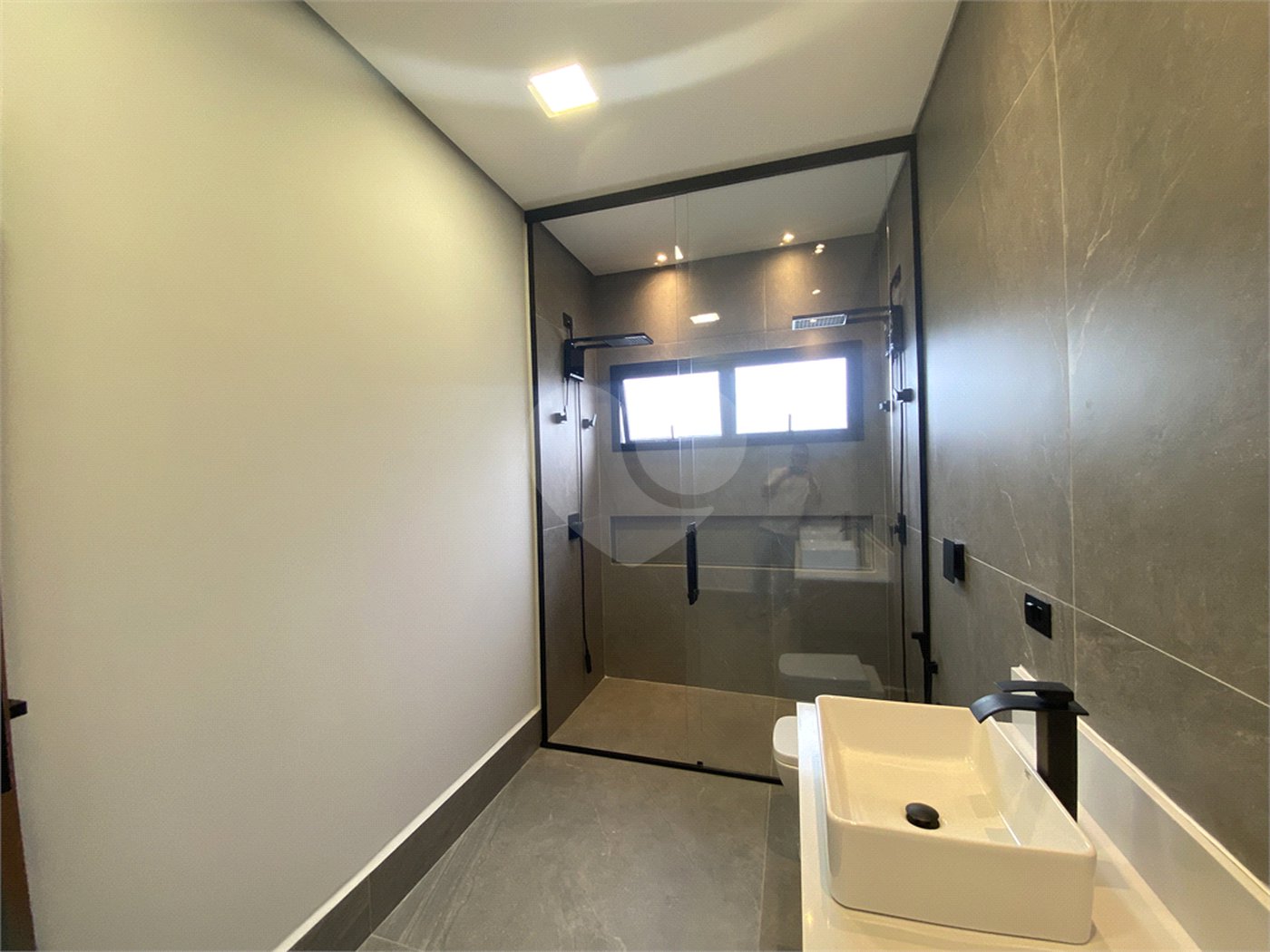 Casa à venda com 3 suítes no condomínio Portal dos Bandeirantes, Salto - SP