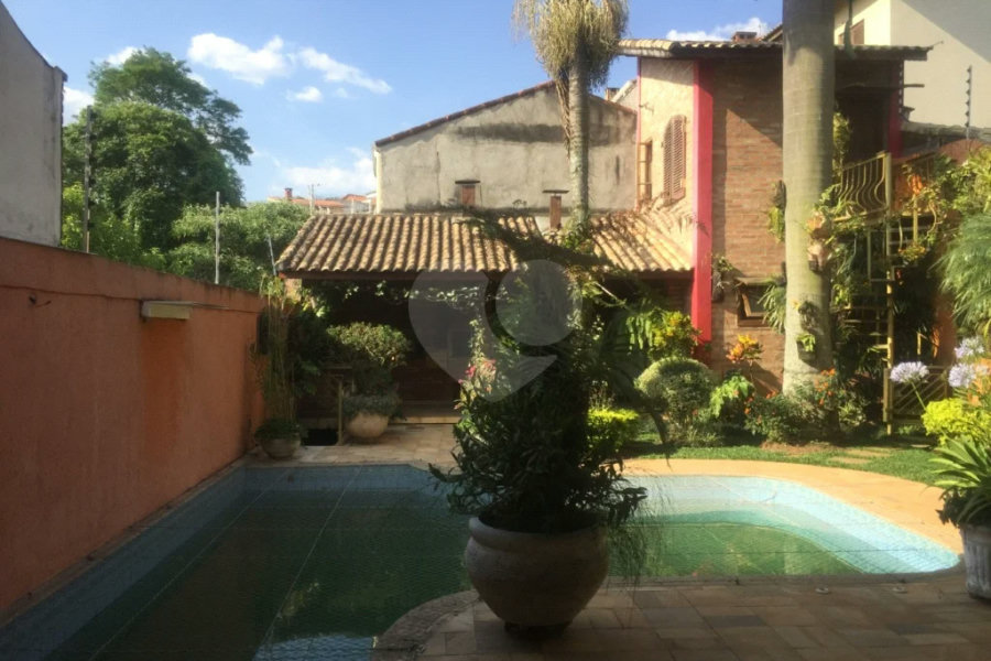 Sobrado à venda com 4 quartos, sendo 3 suítes, em Jardim Virginia Bianca, São Paulo, SP