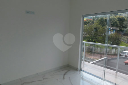 Sobrado à venda com 2 suítes no Centro, Bom Jesus dos Perdões, SP
