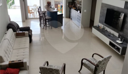 Casa à venda com 4 quartos, sendo 2 suítes,  no condomínio Residencial Villaggio Paradiso, Itatiba - SP