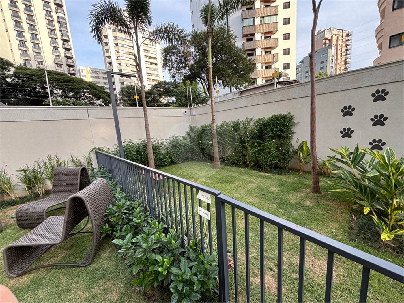 Apartamento à venda com 3 suítes em Moema, São Paulo, SP
