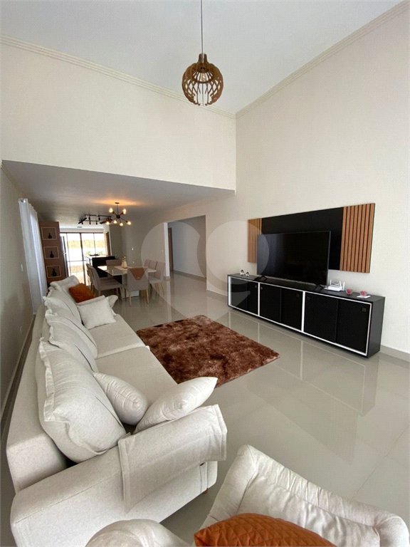 Casa à venda com 3 suítes em Taipas de Pedras (mailasqui), São Roque, SP