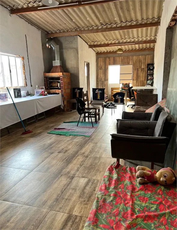 Oportunidade no Jardim Suína - Casa Espaçosa e Bem Localizada 3 quartos co vaga
