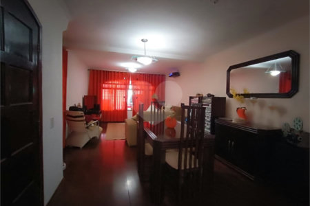 Sobrado à venda com 3 quartos, sendo 1 suíte, em Jaguaré, São Paulo, SP