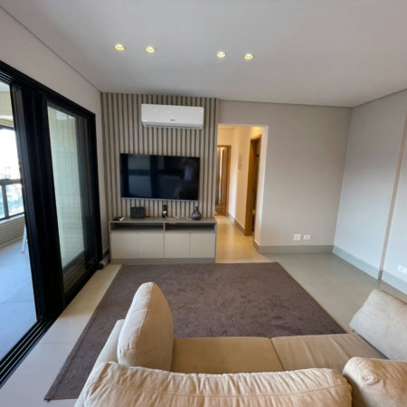 Apartamento 2 dormitórios (1 suíte), porteira fechada, 1 vaga demarcada, no José Menino, Santos