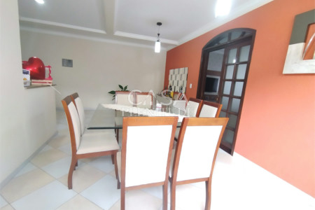 Sobrado à venda com 3 quartos, sendo 1 suíte, em Jardim Dois Corações, Sorocaba, SP