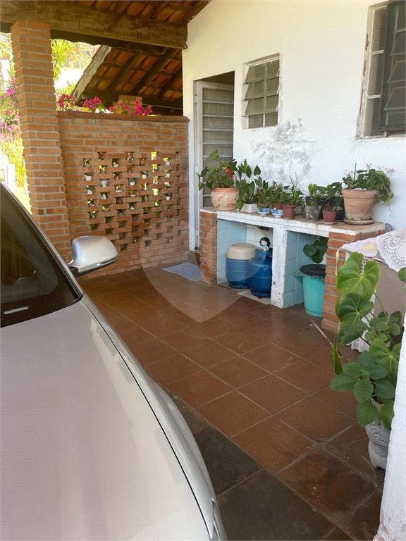 Casa à venda com 3 quartos, sendo 1 suíte, no condomínio Estância Marambaia, Vinhedo - SP