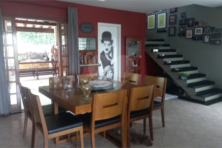 Casa à venda com 3 quartos, sendo 2 suítes, em Jardim Imperial Hills III, Arujá, SP