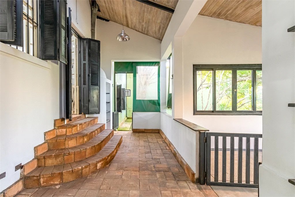 PACAEMBU COM LINDO QUINTAL /ACEITA APTO NA REGIAO ATÉ 40%