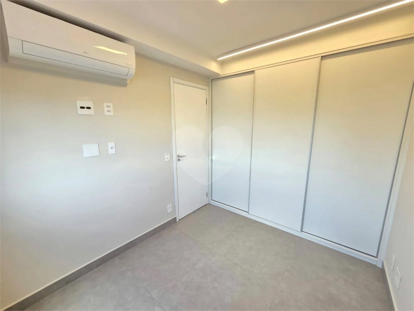 Apartamento à venda ou para alugar com 2 quartos, sendo 1 suíte,  em Planalto Paulista, São Paulo, SP