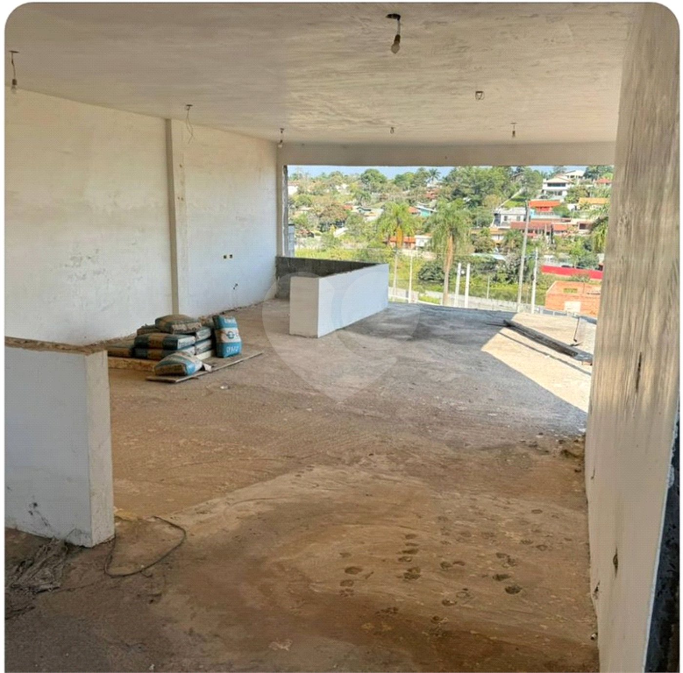 Sobrado à venda com 4 suítes em Jardim Centenário, Atibaia, SP