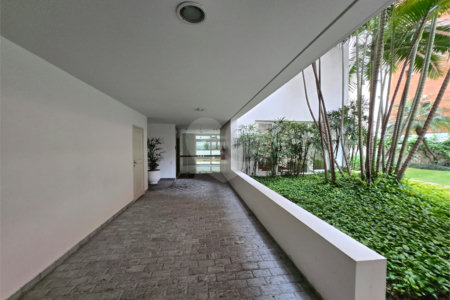 Apartamento à venda com 3 quartos, sendo 1 suíte, em Indianópolis, São Paulo, SP