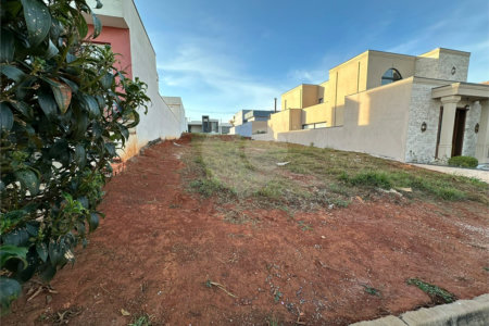Casa à venda no condomínio Golden Ville, Itapetininga - SP
