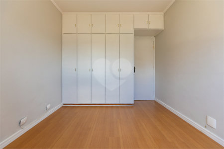 Apartamento à venda com 3 quartos, sendo 1 suíte,  em Brooklin, São Paulo, SP
