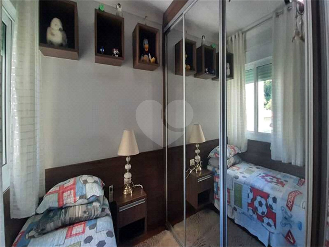 Casa à venda com 4 quartos, sendo 2 suítes, no condomínio Florada da Serra, São Paulo - SP
