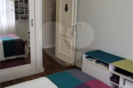 Sobrado à venda com 4 quartos, sendo 3 suítes, em Brooklin Paulista, São Paulo, SP