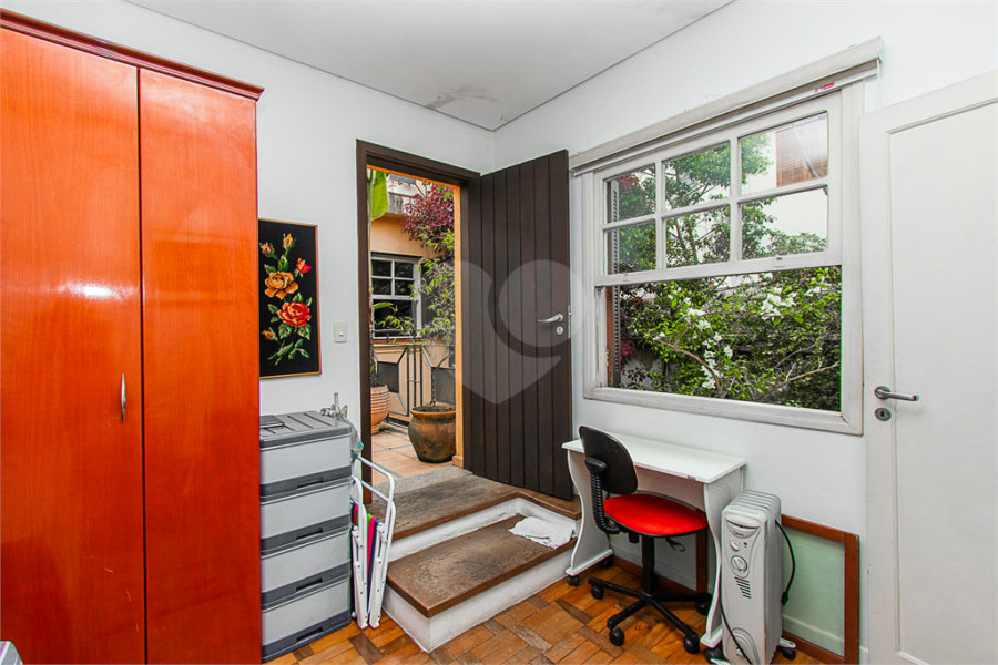 Sobrado à venda com 5 quartos em Vila Mariana, São Paulo, SP
