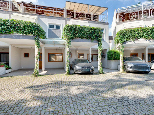 Casa à venda com 4 quartos, sendo 3 suítes,  no condomínio Vila Hípica, São Paulo - SP